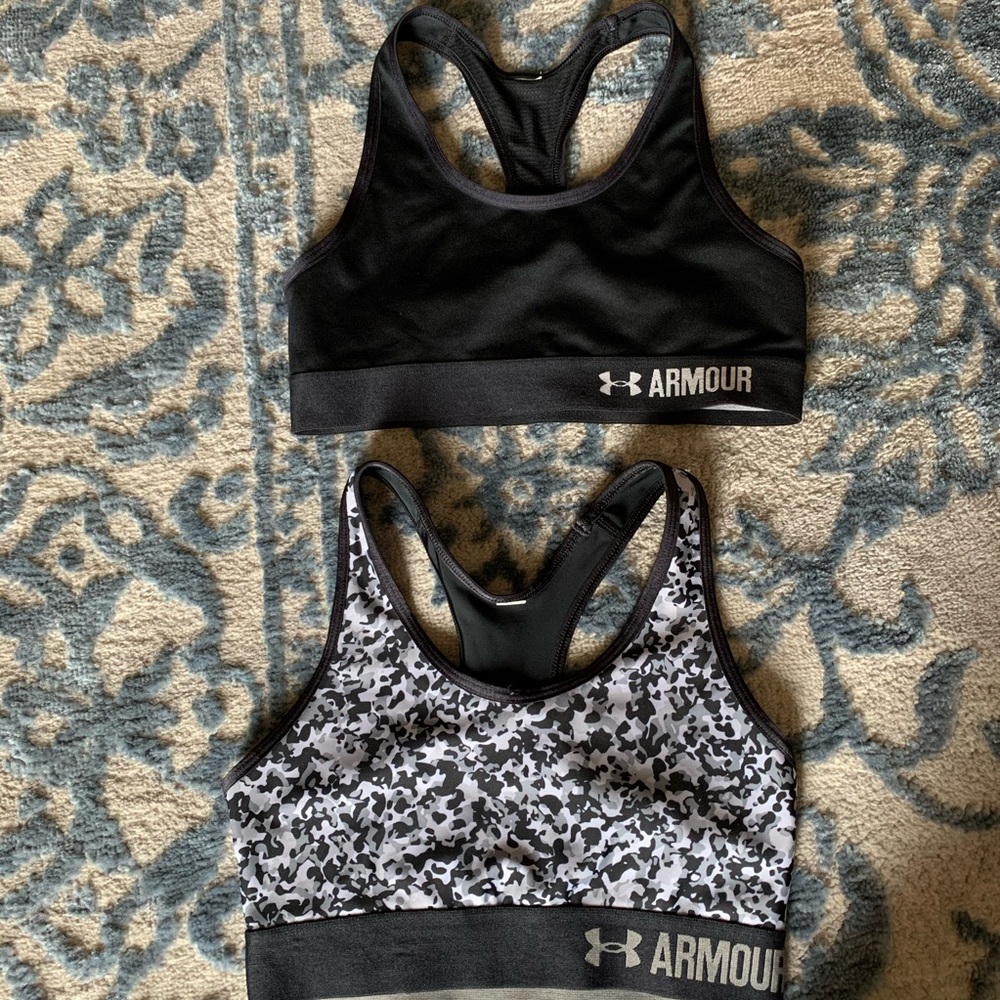 Under Armor Girls sport tops